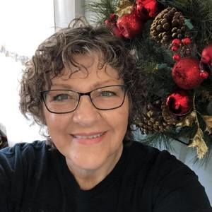 Meet your Posher, Debbie